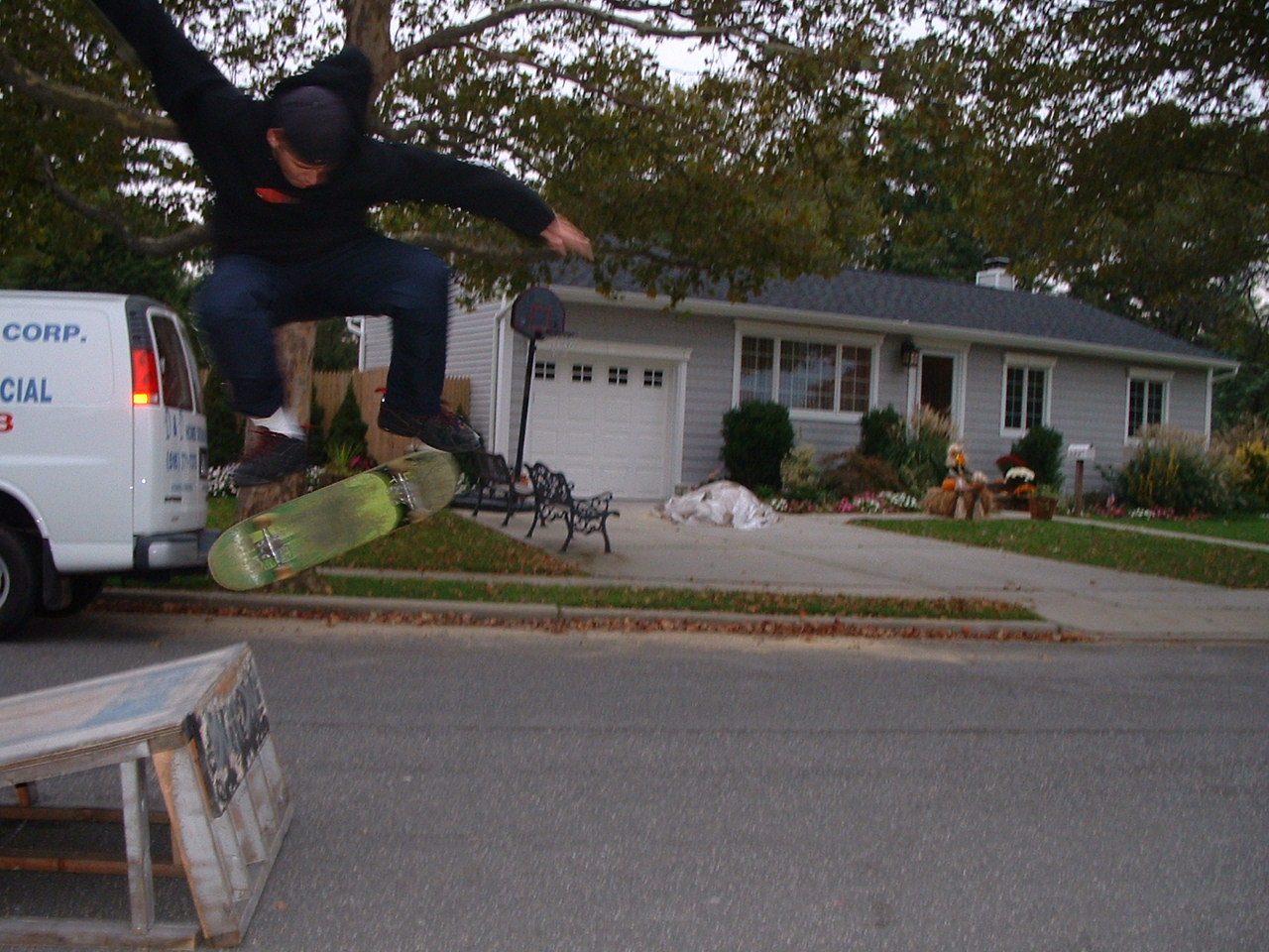 tomheelflip.jpg